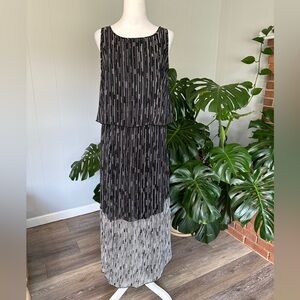 🛍️Robert Louis Black and white sleeveless dress look like 2 piece size small